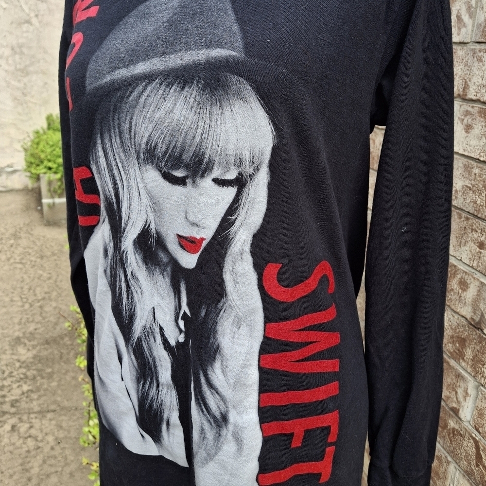 Swiftie (TS) And You Don't Know How Nice That Is T-Shirt   Size Small RED - Picture 12 of 12